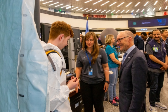 CTBTO Executive Secretary Robert Floyd interacts with staff from the International Data Centre (IDC)