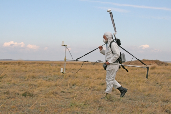 Hand-held magnetometers are used during the second inspection period.