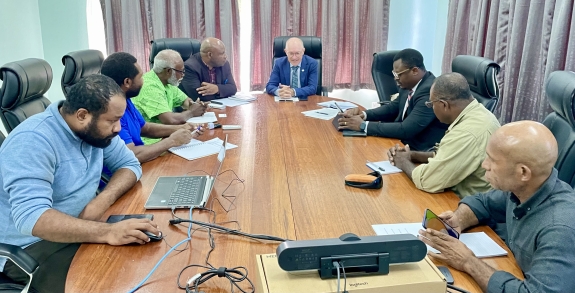 Floyd meets with national experts and officials from Papua New Guinea’s Department of Mineral Policy and Geohazards Management and National Weather Service 