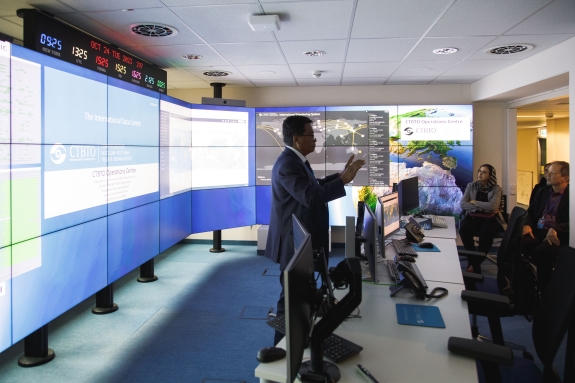 Chief of Section Monitoring and Data Analysis, Gerard Rambolamanana, giving presentation in IDC’s Operations Centre