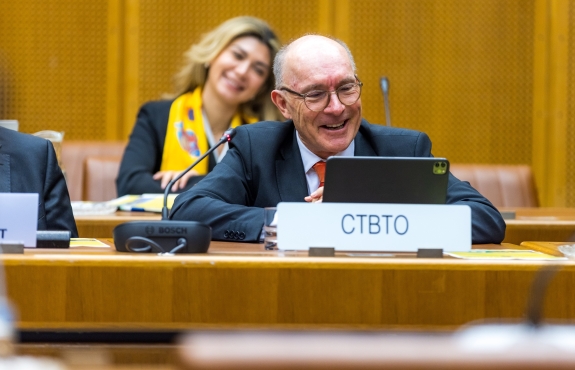 CTBTO Executive Secretary Robert Floyd speaking about Mentoring Programme at International Gender Champions (IGC) event