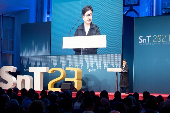 Mentoring Programme alumna Alinne O. Martínez delivering statement at 2023 Science and Technology Conference (SnT)