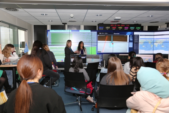Daughters’ Day attendees visit the CTBTO Operations Centre 