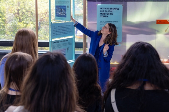 Engaging in an interactive learning session about the discovery of a new pygmy whale population via CTBTO’s hydroacoustic stations 