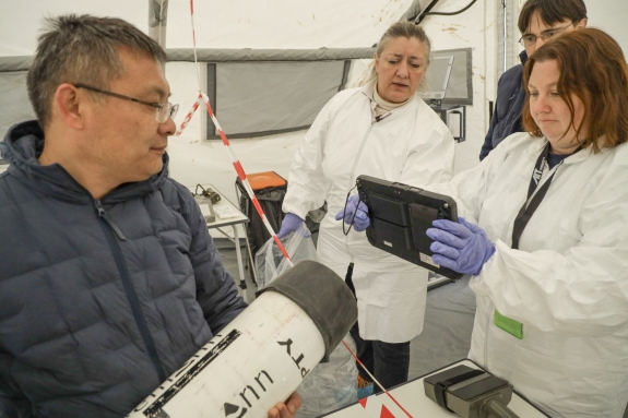 Receiving subsurface noble gas samples at the Base of Operations 