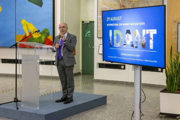 Executive Secretary Robert Floyd delivering his remarks, Vienna  