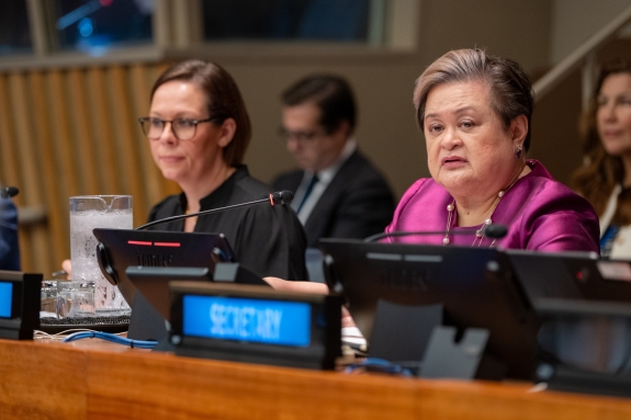 Secretary of Foreign Affairs of the Philippines, Maria Theresa Parreño Lazaro, co-president of Article XIV Conference, delivering statement 