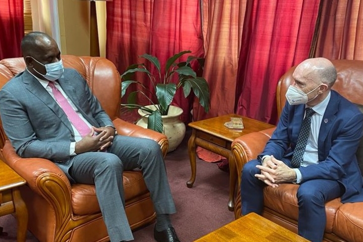 CTBTO Executive Secretary Floyd meets Dominica’s Prime Minister, Roosevelt Skerrit